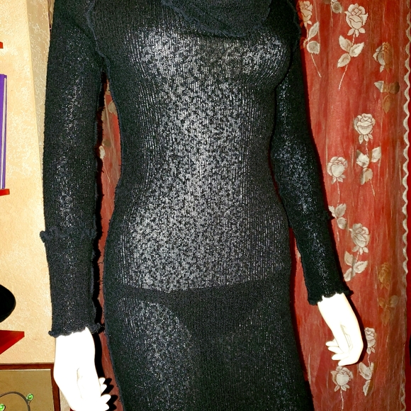 🖤Gorgeous Black Knit Maxi Dress 🖤 - Picture 12 of 16